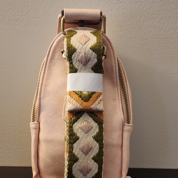 💕💥Pink Crossbody Bag w/ cute guitar strap💕💥 - Picture 2 of 6